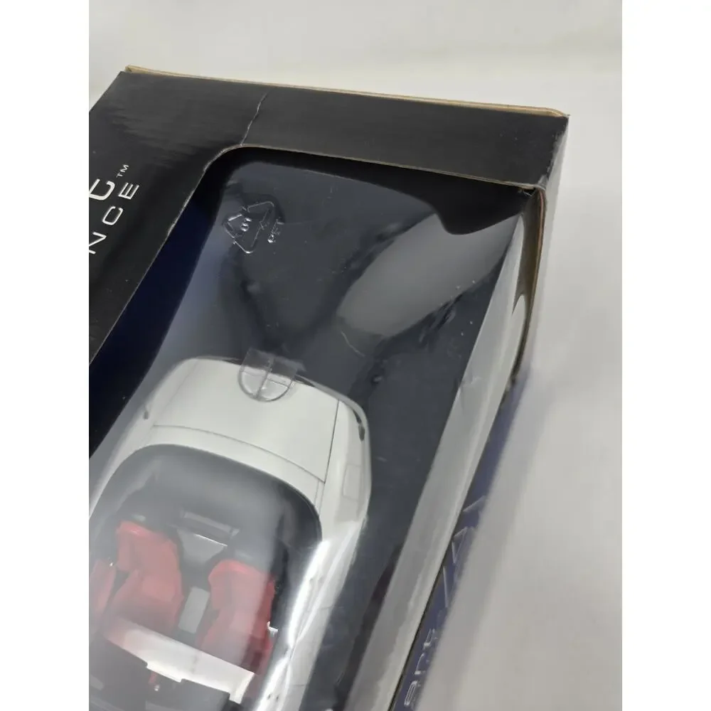 Autoart 1/18 Honda S2000 RHD White Mini Car New American Version In Box